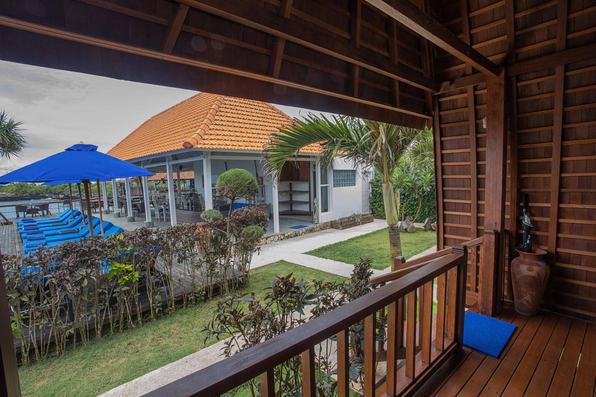 Water Blow Huts Nusa Lembongan  Exterior photo