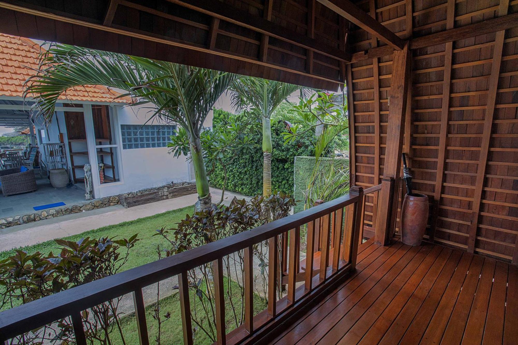 Water Blow Huts Nusa Lembongan  Exterior photo
