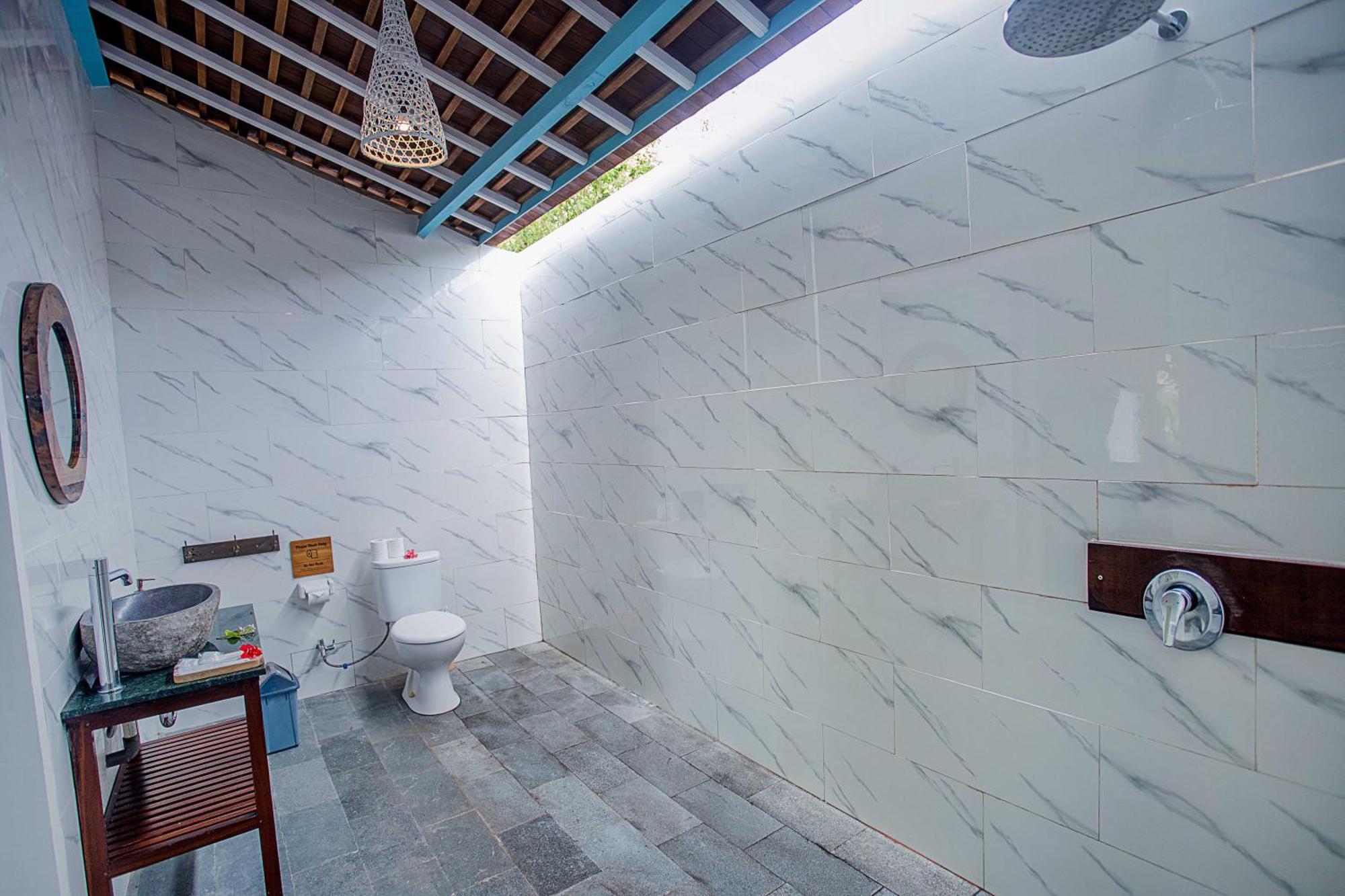 Water Blow Huts Nusa Lembongan  Exterior photo