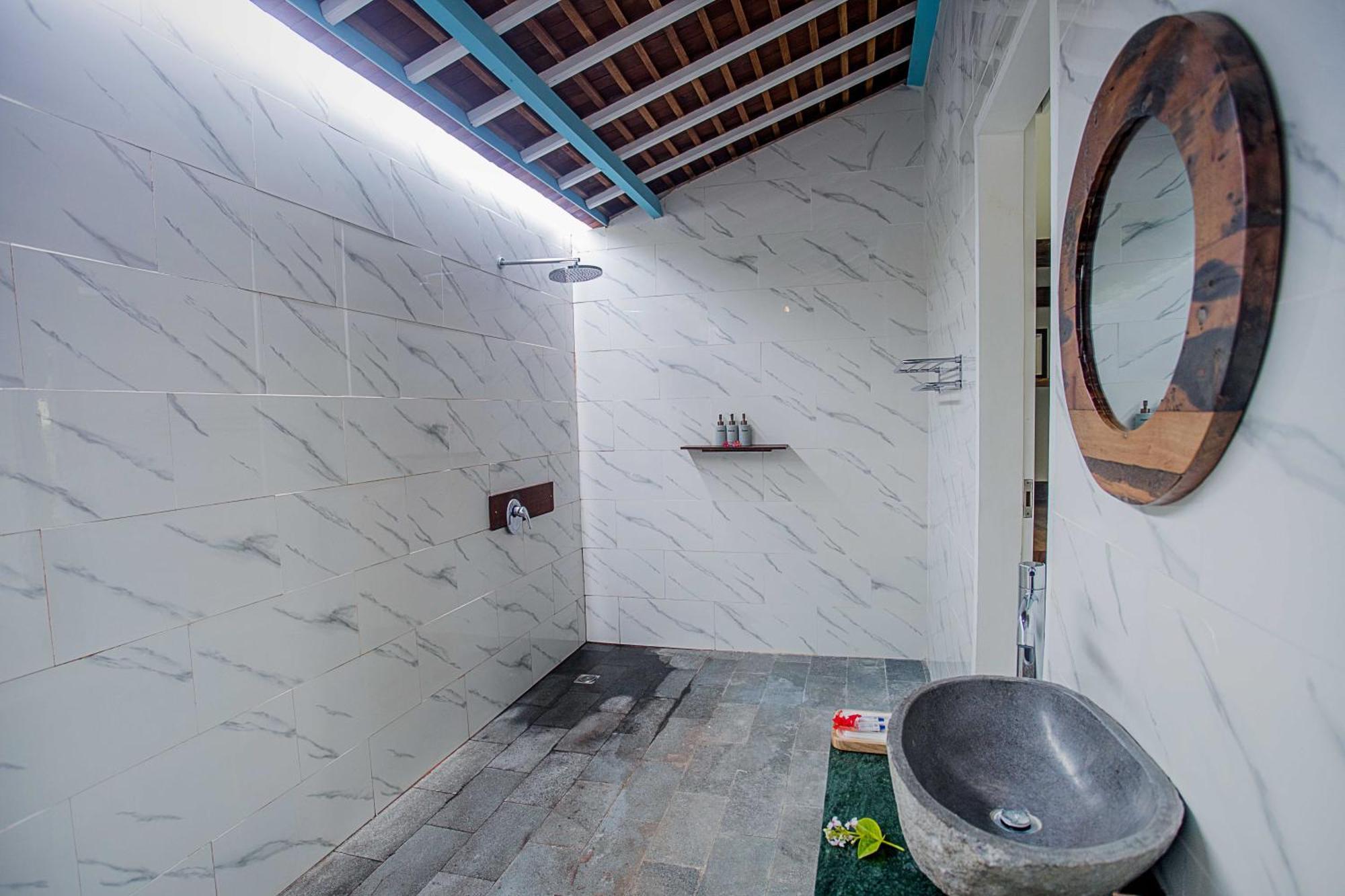 Water Blow Huts Nusa Lembongan  Exterior photo