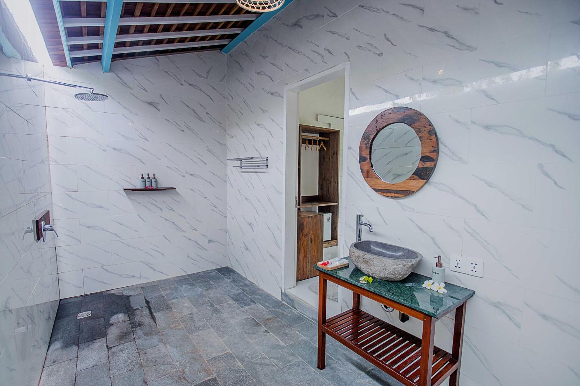 Water Blow Huts Nusa Lembongan  Exterior photo