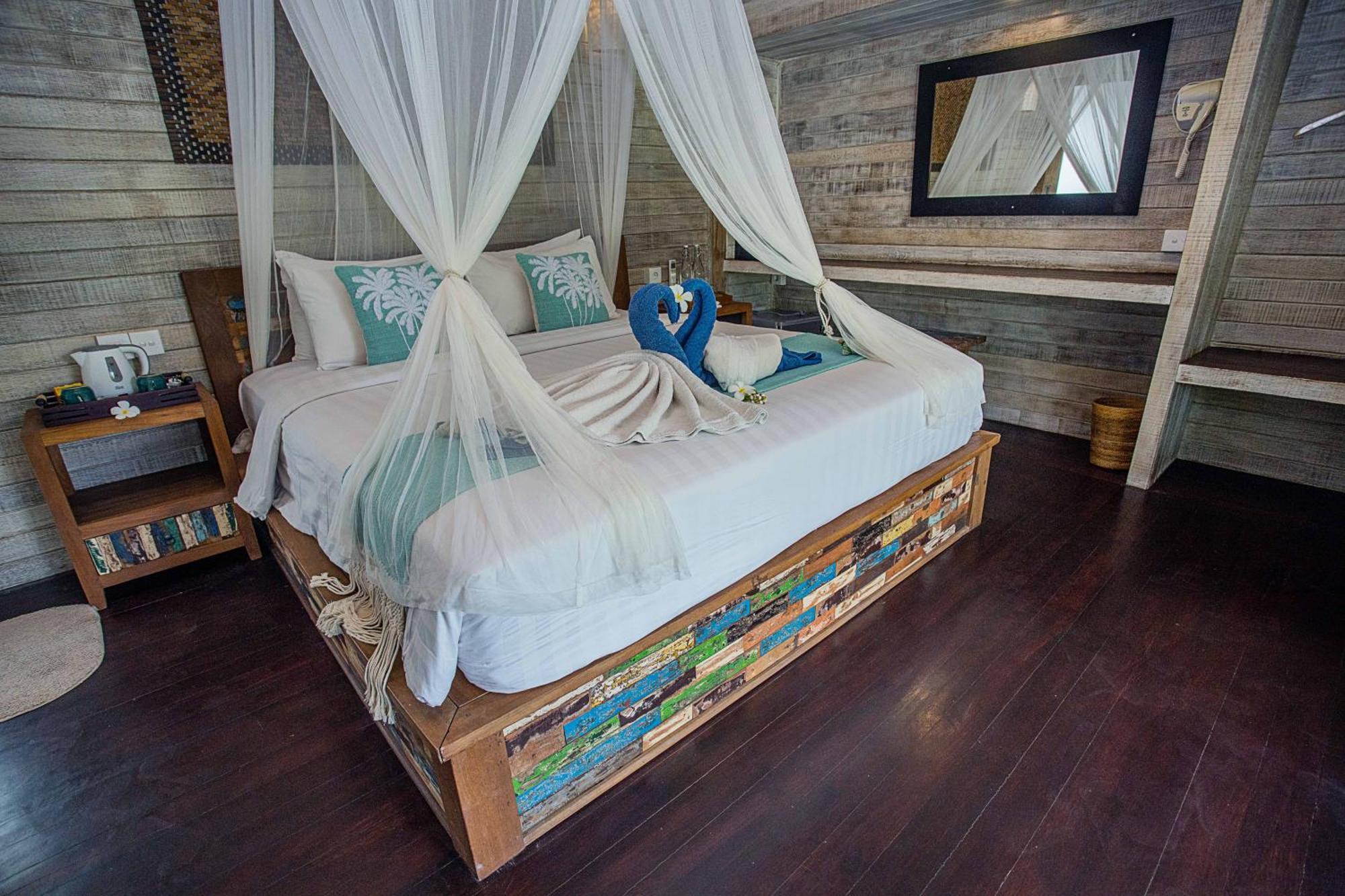 Water Blow Huts Nusa Lembongan  Exterior photo