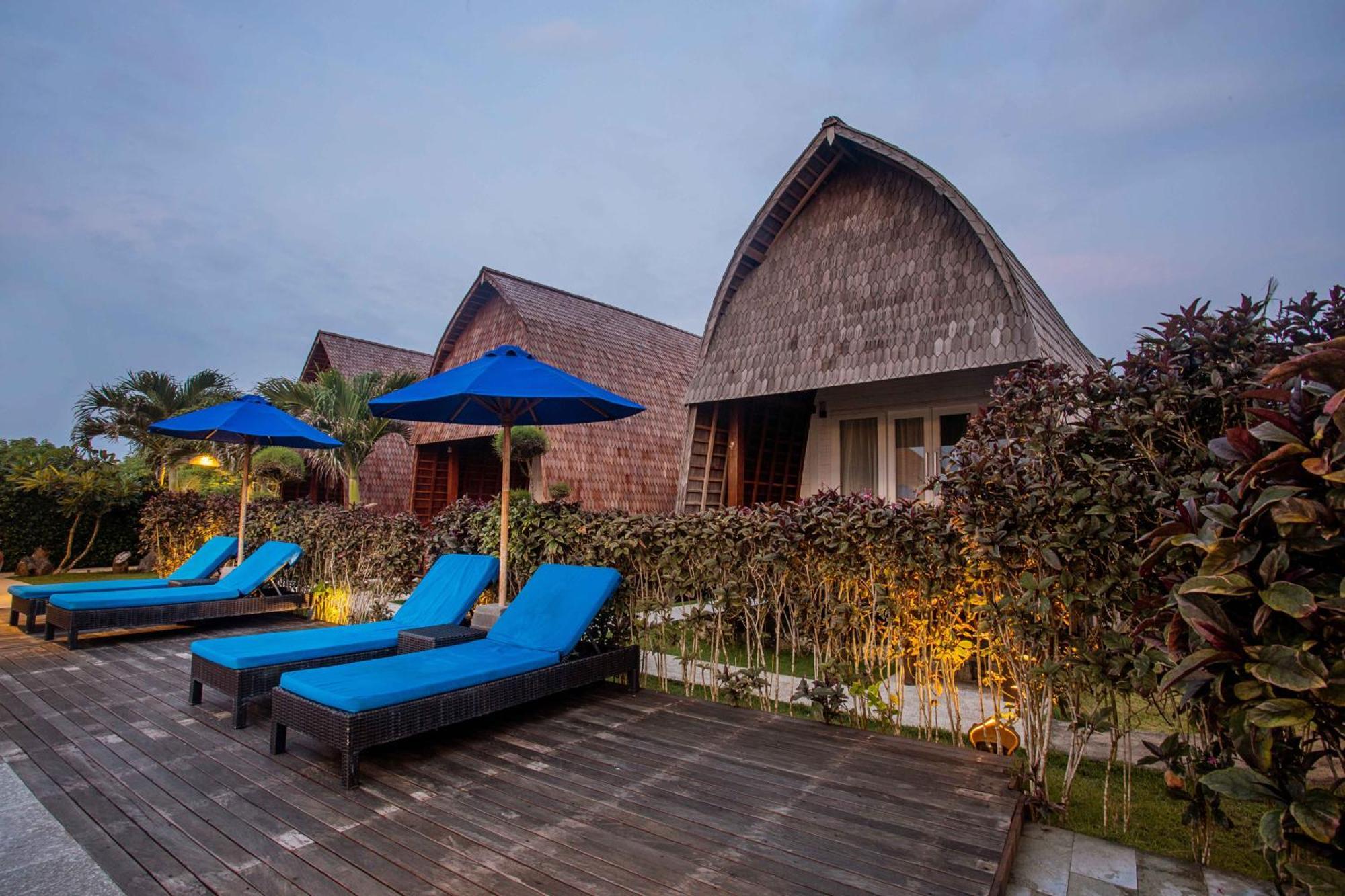 Water Blow Huts Nusa Lembongan  Exterior photo