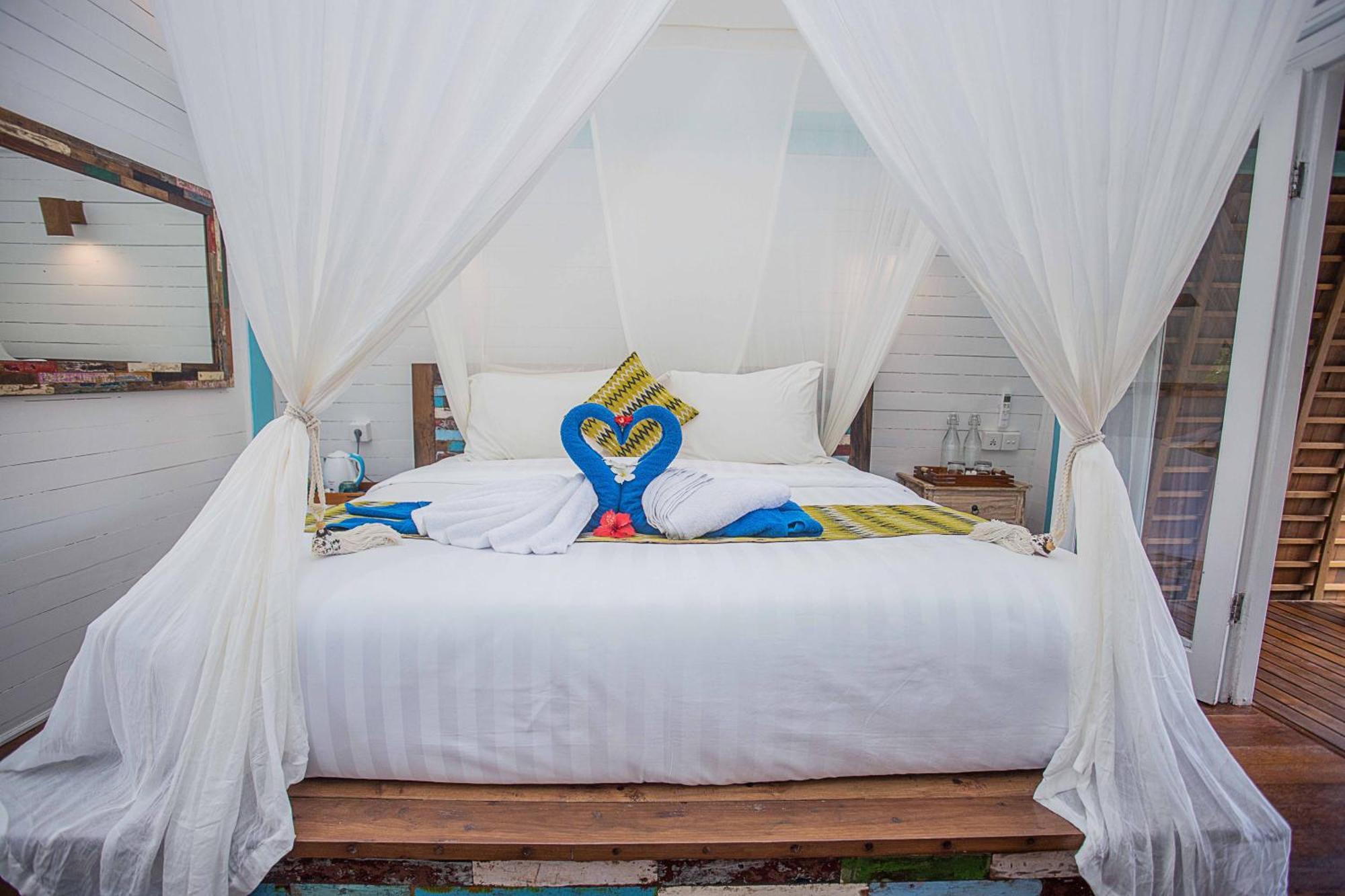 Water Blow Huts Nusa Lembongan  Exterior photo