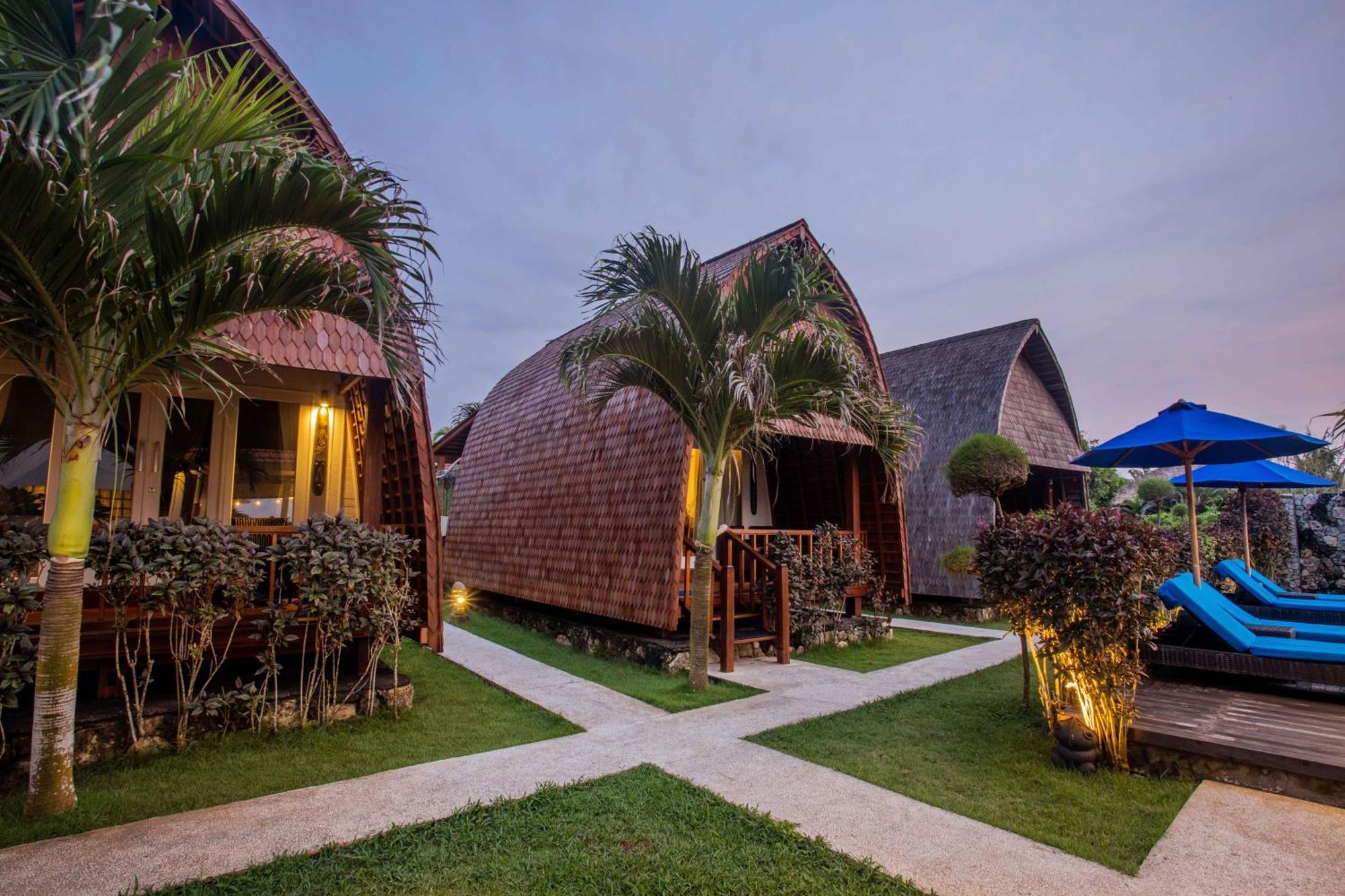 Water Blow Huts Nusa Lembongan  Exterior photo